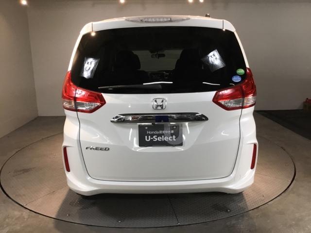 フリード Ｇ・ホンダセンシング　ディスプレイオーディオ　ＣＤ　ＥＴＣ　リアカメラ　スマートキーＰスタート　ＵＳＢ入力　盗難防止システム　横滑防止装置　ＬＥＤランプ　クルコン　パワーウインド　ウォークスルー　エアバック　三列シート（9枚目）