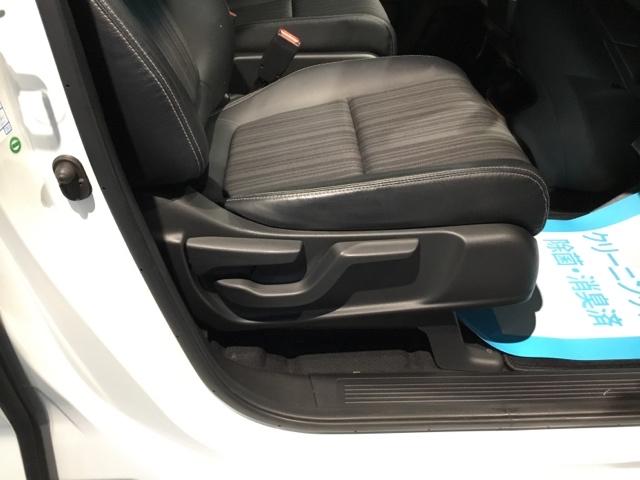 フリード Ｇ・ホンダセンシング　ディスプレイオーディオ　ＣＤ　ＥＴＣ　リアカメラ　スマートキーＰスタート　ＵＳＢ入力　盗難防止システム　横滑防止装置　ＬＥＤランプ　クルコン　パワーウインド　ウォークスルー　エアバック　三列シート（16枚目）