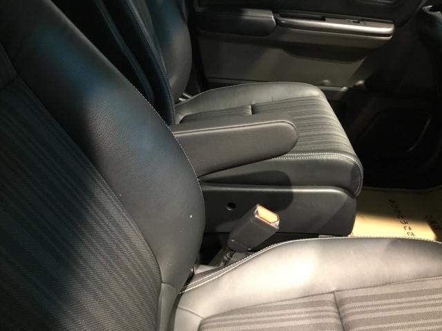 フリード Ｇ・ホンダセンシング　ディスプレイオーディオ　ＣＤ　ＥＴＣ　リアカメラ　スマートキーＰスタート　ＵＳＢ入力　盗難防止システム　横滑防止装置　ＬＥＤランプ　クルコン　パワーウインド　ウォークスルー　エアバック　三列シート（18枚目）