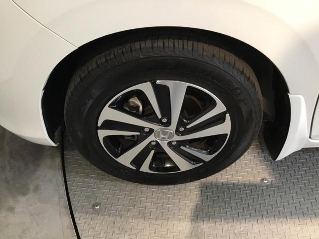 フリード Ｇ・ホンダセンシング　ディスプレイオーディオ　ＣＤ　ＥＴＣ　リアカメラ　スマートキーＰスタート　ＵＳＢ入力　盗難防止システム　横滑防止装置　ＬＥＤランプ　クルコン　パワーウインド　ウォークスルー　エアバック　三列シート（32枚目）