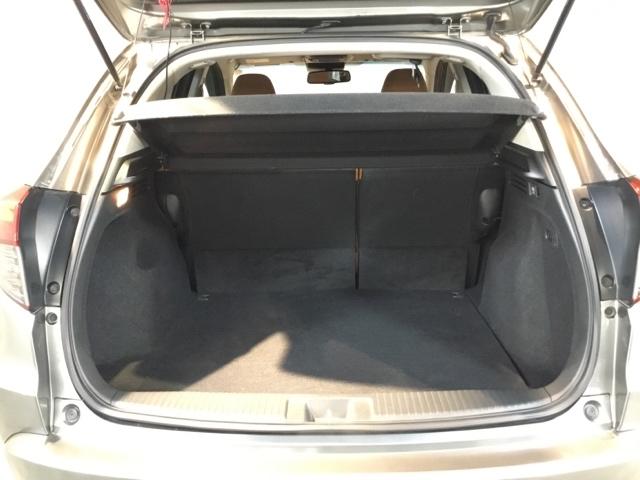 ヴェゼル ハイブリッドZ・ホンダセンシング メモリーナビ フルセグ リアカメラ ETC 助手席エアバック 軽減ブレーキ AUTOエアコン Aクルーズ 盗難防止 Wエアコン スマートキ シートH パワステ キーフリーシステム ESC ナビ&TV(10枚目)