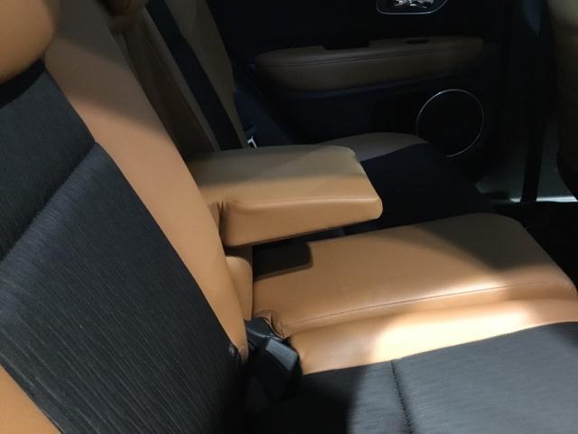 ヴェゼル ハイブリッドZ・ホンダセンシング メモリーナビ フルセグ リアカメラ ETC 助手席エアバック 軽減ブレーキ AUTOエアコン Aクルーズ 盗難防止 Wエアコン スマートキ シートH パワステ キーフリーシステム ESC ナビ&TV(16枚目)