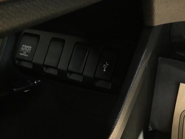 ヴェゼル ハイブリッドZ・ホンダセンシング メモリーナビ フルセグ リアカメラ ETC 助手席エアバック 軽減ブレーキ AUTOエアコン Aクルーズ 盗難防止 Wエアコン スマートキ シートH パワステ キーフリーシステム ESC ナビ&TV(26枚目)