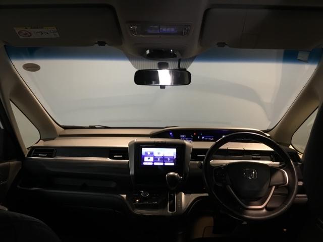 フリード Ｇ　メモリーナビ　リアカメラ　ＥＴＣ　ＤＶＤ再生機能　セキュリティアラーム　片側電動両側スライドドア　スマートキーシステム　運転席エアバッグ　ＡＣ　パワーウインド　横滑り防止　ＬＥＤライト　フルセグ（2枚目）