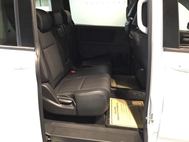 フリード Ｇ　メモリーナビ　リアカメラ　ＥＴＣ　ＤＶＤ再生機能　セキュリティアラーム　片側電動両側スライドドア　スマートキーシステム　運転席エアバッグ　ＡＣ　パワーウインド　横滑り防止　ＬＥＤライト　フルセグ（12枚目）