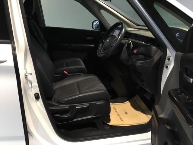 フリード Ｇ　メモリーナビ　リアカメラ　ＥＴＣ　ＤＶＤ再生機能　セキュリティアラーム　片側電動両側スライドドア　スマートキーシステム　運転席エアバッグ　ＡＣ　パワーウインド　横滑り防止　ＬＥＤライト　フルセグ（14枚目）