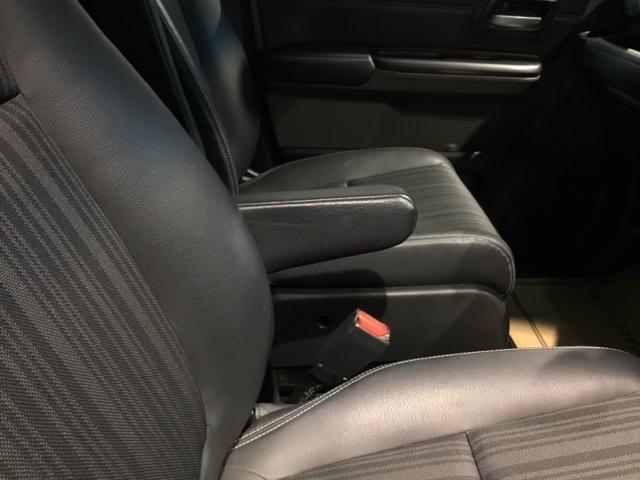 フリード Ｇ　メモリーナビ　リアカメラ　ＥＴＣ　ＤＶＤ再生機能　セキュリティアラーム　片側電動両側スライドドア　スマートキーシステム　運転席エアバッグ　ＡＣ　パワーウインド　横滑り防止　ＬＥＤライト　フルセグ（17枚目）