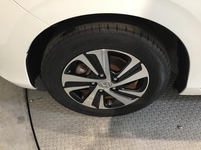 フリード Ｇ　メモリーナビ　リアカメラ　ＥＴＣ　ＤＶＤ再生機能　セキュリティアラーム　片側電動両側スライドドア　スマートキーシステム　運転席エアバッグ　ＡＣ　パワーウインド　横滑り防止　ＬＥＤライト　フルセグ（31枚目）