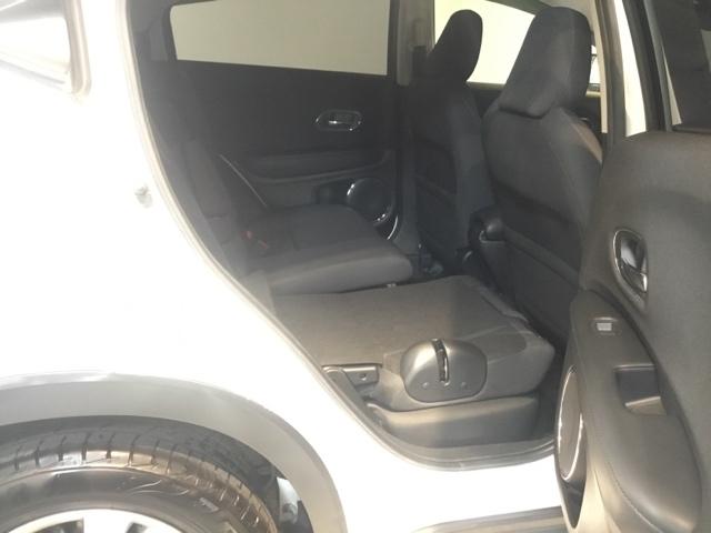 ヴェゼル ハイブリッドＸ・ホンダセンシング　メモリーナビ　ＥＴＣ　リアカメラ　地デジＴＶ　アクティブクルーズコントロール　サイドカーテンエアバック　スマートキープッシュスタート　ＬＥＤヘッドライト　横滑り防止機能　ＤＶＤ再生　ナビＴＶ　ＡＢＳ付（12枚目）