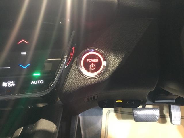 ヴェゼル ハイブリッドＸ・ホンダセンシング　メモリーナビ　ＥＴＣ　リアカメラ　地デジＴＶ　アクティブクルーズコントロール　サイドカーテンエアバック　スマートキープッシュスタート　ＬＥＤヘッドライト　横滑り防止機能　ＤＶＤ再生　ナビＴＶ　ＡＢＳ付（23枚目）