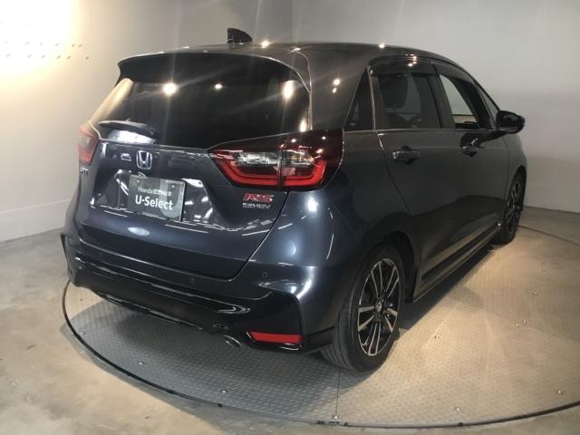 フィット ｅ：ＨＥＶＲＳ　リアカメラ　アルミホイール　ＥＴＣ　オートクルーズ　ナビＴＶ　横滑り防止機能　カーテンエアバック　盗難防止システム　ＵＳＢポート　ＤＶＤ再生　エアバック　オートエアコン　スマートキ　パワーステアリング（8枚目）