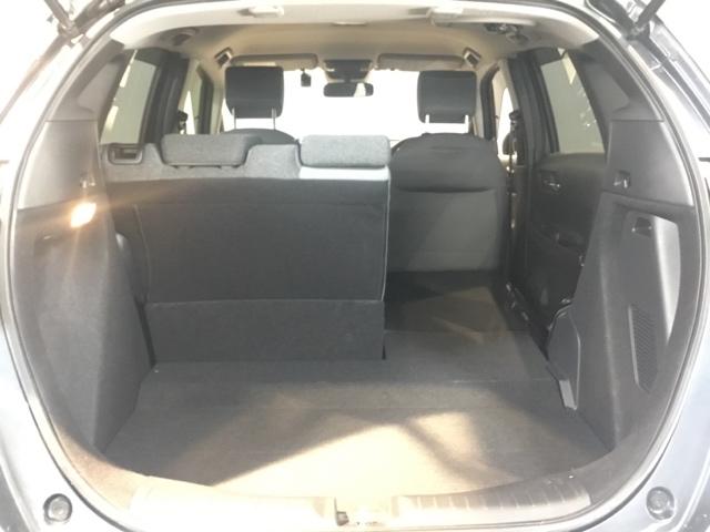 フィット ｅ：ＨＥＶＲＳ　リアカメラ　アルミホイール　ＥＴＣ　オートクルーズ　ナビＴＶ　横滑り防止機能　カーテンエアバック　盗難防止システム　ＵＳＢポート　ＤＶＤ再生　エアバック　オートエアコン　スマートキ　パワーステアリング（11枚目）