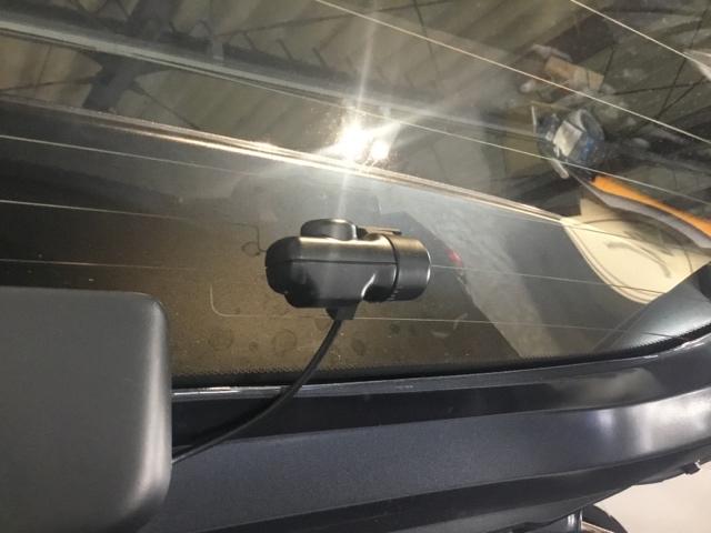 フィット ｅ：ＨＥＶＲＳ　リアカメラ　アルミホイール　ＥＴＣ　オートクルーズ　ナビＴＶ　横滑り防止機能　カーテンエアバック　盗難防止システム　ＵＳＢポート　ＤＶＤ再生　エアバック　オートエアコン　スマートキ　パワーステアリング（12枚目）