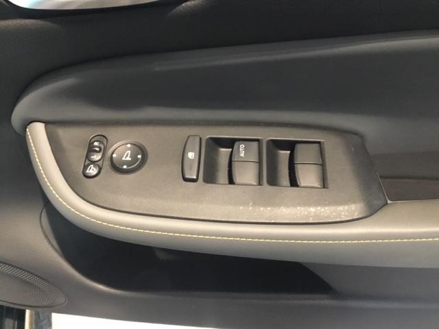 フィット ｅ：ＨＥＶＲＳ　リアカメラ　アルミホイール　ＥＴＣ　オートクルーズ　ナビＴＶ　横滑り防止機能　カーテンエアバック　盗難防止システム　ＵＳＢポート　ＤＶＤ再生　エアバック　オートエアコン　スマートキ　パワーステアリング（19枚目）