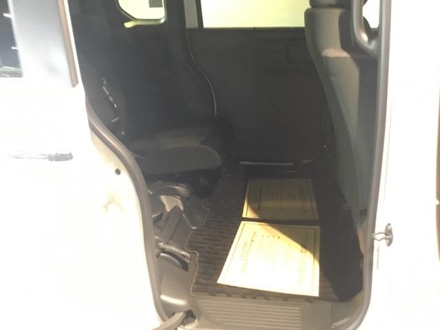 Ｎ－ＢＯＸカスタム ベースグレード　試乗車　メモリーナビ　ドラレコ　ＥＴＣ　Ｐソナー　ナビテレビ　レーダーブレーキサポート　地デジ対応　サイドエアバック　Ｓヒータ　スマートキー＆プッシュスタート　横滑り防止　ＵＳＢ　盗難防止　エアバック（14枚目）