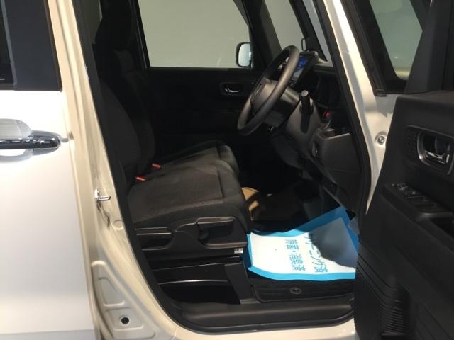 Ｎ－ＢＯＸカスタム ベースグレード　試乗車　メモリーナビ　ドラレコ　ＥＴＣ　Ｐソナー　ナビテレビ　レーダーブレーキサポート　地デジ対応　サイドエアバック　Ｓヒータ　スマートキー＆プッシュスタート　横滑り防止　ＵＳＢ　盗難防止　エアバック（17枚目）