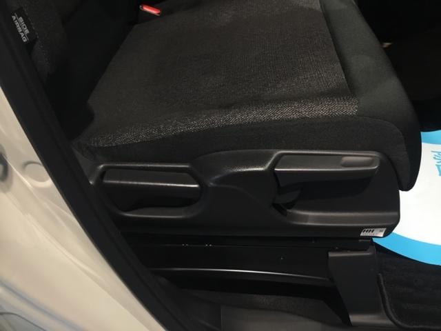 Ｎ－ＢＯＸカスタム ベースグレード　試乗車　メモリーナビ　ドラレコ　ＥＴＣ　Ｐソナー　ナビテレビ　レーダーブレーキサポート　地デジ対応　サイドエアバック　Ｓヒータ　スマートキー＆プッシュスタート　横滑り防止　ＵＳＢ　盗難防止　エアバック（18枚目）