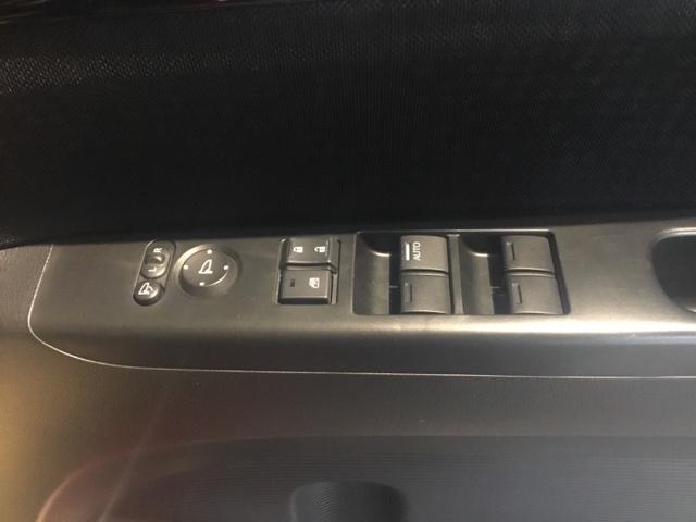 Ｎ－ＢＯＸカスタム ２トーンカラースタイルＧ・Ｌパッケージ　メモリーナビ　ＤＶＤ　ＣＤ　リアカメラ　キーフリー　イモビライザー　ワンセグ　ナビ＆ＴＶ　パワーステアリング　Ｗエアバック　横滑り防止　オートエアコン　ＡＢＳ　両側スライド片側電動ドア　ベンチシート（19枚目）