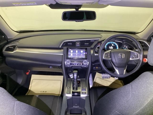 �t�����g�K���X���傫���A���C�h�Ȏ��E�ŉ^�]�����₷���Ȃ�悤�ɐݒ肳��Ă��܂��B