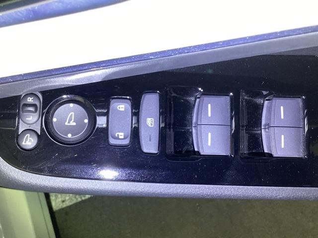 ヴェゼル e:HEVPLaY メモリーナビ フルセグ 全周囲カメラ ETC ドラレコ 前後センサー カーテンエアバック イモビ シ-トヒ-タ- 衝突軽減装置 LEDヘッドランプ キーレスエントリー フルオートエアコン Rカメラ(30枚目)