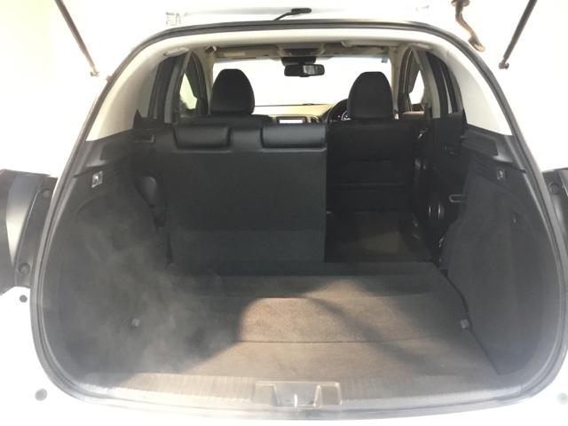 ヴェゼル ハイブリッドＺ・ホンダセンシング　リアカメラ　メモリーナビ　ＥＴＣ　両席エアバック　追突被害軽減ブレーキ　ＬＥＤヘットライト　スマートキープッシュスタート　整備記録簿　ＡＡＣ　盗難防止装置　キーフリー　ＡＢＳ　ナビ＆ＴＶ　ＶＳＡ（11枚目）