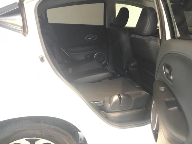 ヴェゼル ハイブリッドＺ・ホンダセンシング　リアカメラ　メモリーナビ　ＥＴＣ　両席エアバック　追突被害軽減ブレーキ　ＬＥＤヘットライト　スマートキープッシュスタート　整備記録簿　ＡＡＣ　盗難防止装置　キーフリー　ＡＢＳ　ナビ＆ＴＶ　ＶＳＡ（12枚目）