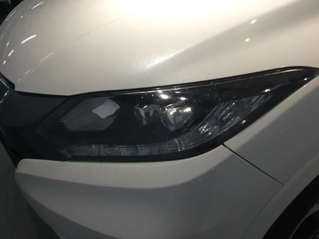 ヴェゼル ハイブリッドＺ・ホンダセンシング　リアカメラ　メモリーナビ　ＥＴＣ　両席エアバック　追突被害軽減ブレーキ　ＬＥＤヘットライト　スマートキープッシュスタート　整備記録簿　ＡＡＣ　盗難防止装置　キーフリー　ＡＢＳ　ナビ＆ＴＶ　ＶＳＡ（29枚目）