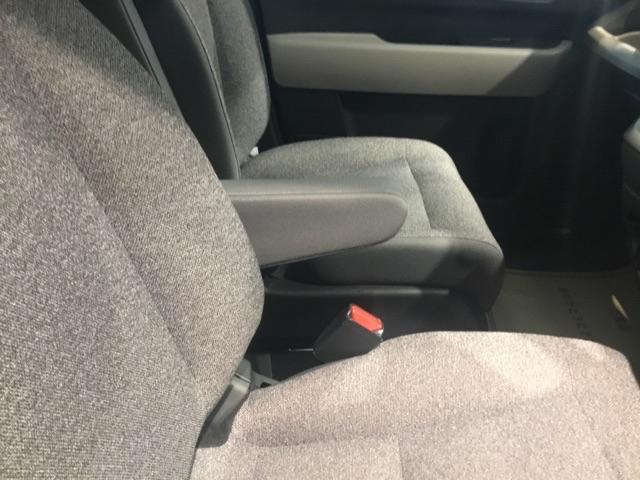 フリード エアー　両側電動スライドドア　ＥＴＣ　リアカメラ　スマ－トキ－　左右電動スライドドア　パワーウィンドウ　エアバック　サイドカーテンエアバック　クルコン　横滑り防止　フルオートエアコン　キーレス　リヤカメラ（19枚目）