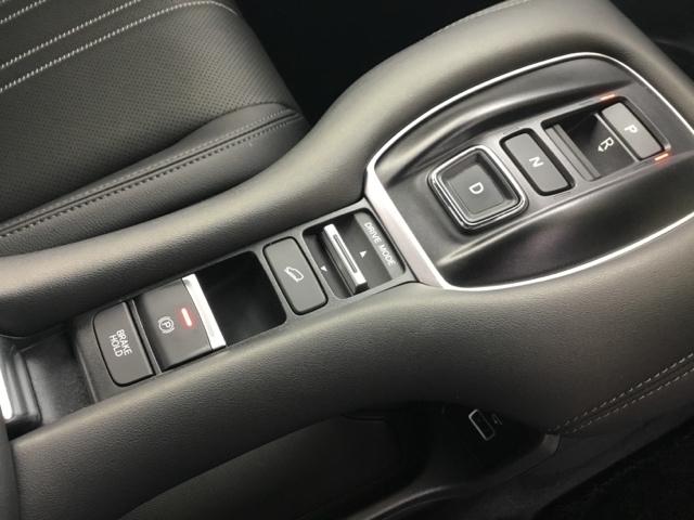 �h���C�u���[�h�X�C�b�`�́A�h���C�u�V�[���ɂ���ĂS�̃��[�h��I���\�ł��B