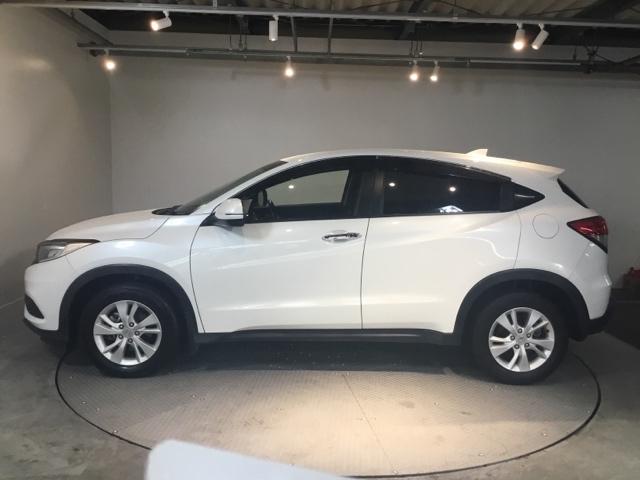 ヴェゼル Ｘ・ホンダセンシング　メモリーナビ　リアカメラ　ＥＴＣ　地デジチューナー　ＵＳＢポート　ＬＥＤヘッド　Ｗエアバッグ　リヤカメ　オートエアコン　パワステ　整備記録簿　アクティブクルーズコントロール　盗難防止　ナビＴＶ　Ｄレコ（7枚目）