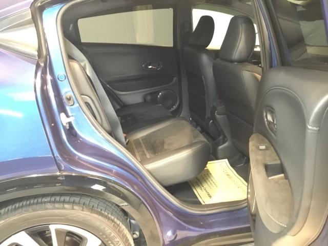 ヴェゼル ＲＳ・ホンダセンシング　ディスプレイオーディオ　ＣＤ　ＥＴＣ　誤発進抑制機能　イモビ　スマキー　サイドＳＲＳ　Ｗエアバッグ　オートクルーズコントロール　シートヒータ　ＬＥＤライト　パワーウインドウ　横滑り防止機能　キーレス（14枚目）