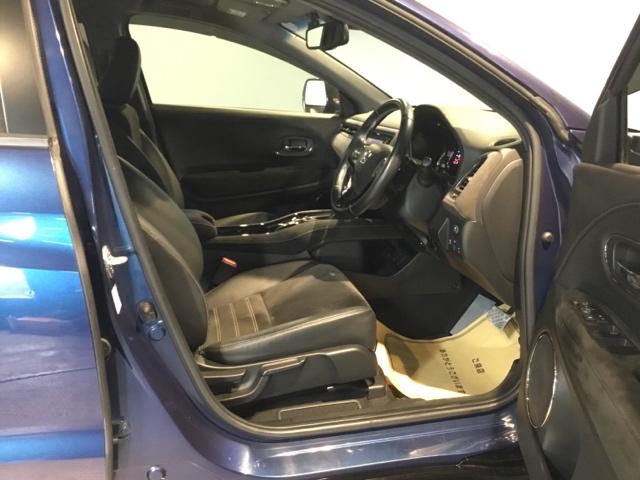 ヴェゼル ＲＳ・ホンダセンシング　ディスプレイオーディオ　ＣＤ　ＥＴＣ　誤発進抑制機能　イモビ　スマキー　サイドＳＲＳ　Ｗエアバッグ　オートクルーズコントロール　シートヒータ　ＬＥＤライト　パワーウインドウ　横滑り防止機能　キーレス（16枚目）