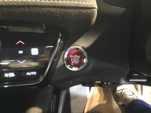 ヴェゼル ＲＳ・ホンダセンシング　ディスプレイオーディオ　ＣＤ　ＥＴＣ　誤発進抑制機能　イモビ　スマキー　サイドＳＲＳ　Ｗエアバッグ　オートクルーズコントロール　シートヒータ　ＬＥＤライト　パワーウインドウ　横滑り防止機能　キーレス（24枚目）