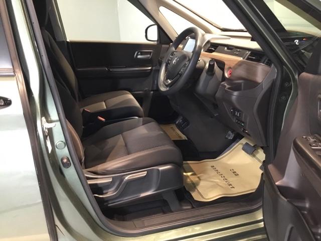 �t�B�b�g���̂���V�[�g�B�g�̂���������Ǝx���Ă����̂ŁA�����Ԃ̉^�]�����K�ɃT�|�[�g���Ă���܂��B