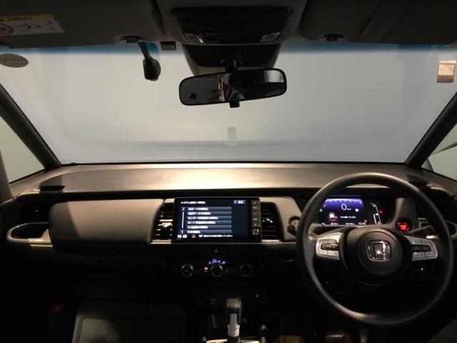 フィット ホーム　メモリーナビ　フルセグ　リアカメラ　ＥＴＣ　衝突軽減Ｂ　前後ソナー　横滑り防止装置　ＤＶＤ再生可　記録簿　ドラレコ　ＵＳＢ　クルーズコントロール　オートエアコン　ＬＥＤヘッドライト　盗難防止装置（2枚目）