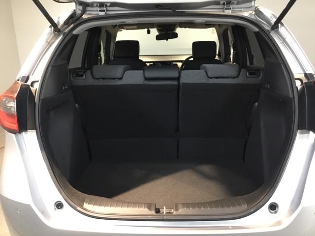 フィット ホーム　メモリーナビ　フルセグ　リアカメラ　ＥＴＣ　衝突軽減Ｂ　前後ソナー　横滑り防止装置　ＤＶＤ再生可　記録簿　ドラレコ　ＵＳＢ　クルーズコントロール　オートエアコン　ＬＥＤヘッドライト　盗難防止装置（10枚目）