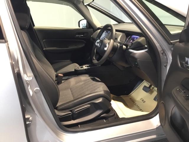 フィット ホーム　メモリーナビ　フルセグ　リアカメラ　ＥＴＣ　衝突軽減Ｂ　前後ソナー　横滑り防止装置　ＤＶＤ再生可　記録簿　ドラレコ　ＵＳＢ　クルーズコントロール　オートエアコン　ＬＥＤヘッドライト　盗難防止装置（16枚目）