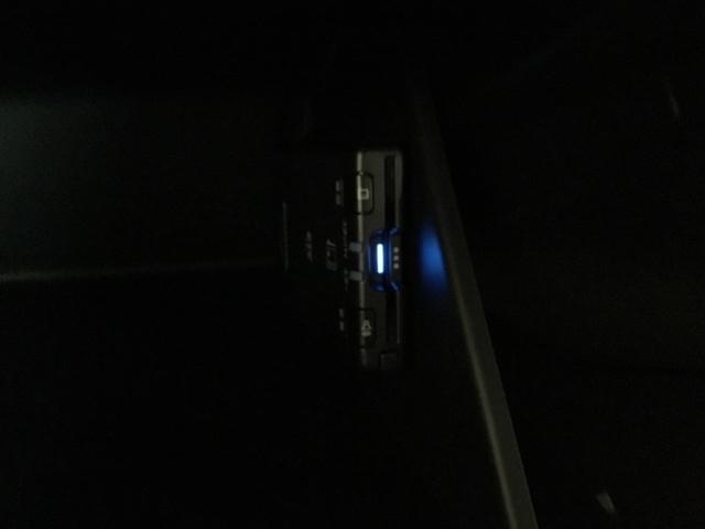 フィット ホーム　メモリーナビ　フルセグ　リアカメラ　ＥＴＣ　衝突軽減Ｂ　前後ソナー　横滑り防止装置　ＤＶＤ再生可　記録簿　ドラレコ　ＵＳＢ　クルーズコントロール　オートエアコン　ＬＥＤヘッドライト　盗難防止装置（27枚目）