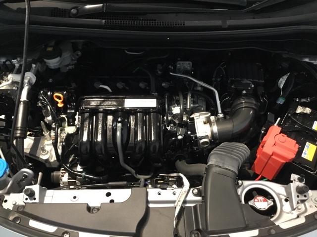 フィット ホーム　メモリーナビ　フルセグ　リアカメラ　ＥＴＣ　衝突軽減Ｂ　前後ソナー　横滑り防止装置　ＤＶＤ再生可　記録簿　ドラレコ　ＵＳＢ　クルーズコントロール　オートエアコン　ＬＥＤヘッドライト　盗難防止装置（30枚目）