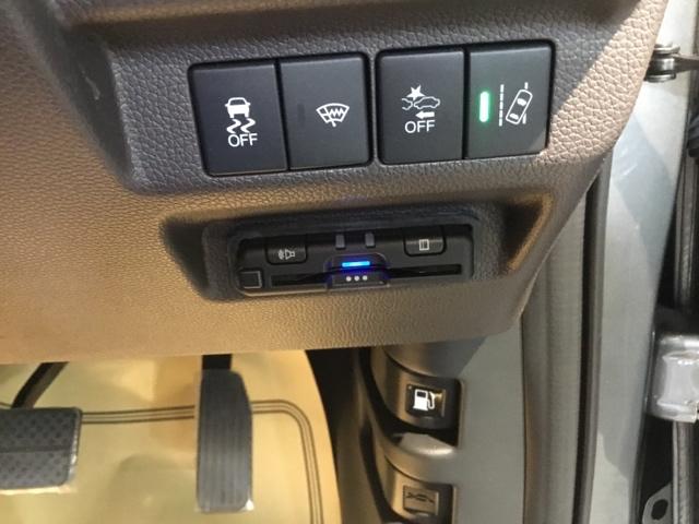 フリードハイブリッド ハイブリッド・G シートヒーター 両側電動スライドドア レーダーブレーキサポート 地デジフルセグ イモビ 両側オートスライドドア キーレス ESC 三列シート ETC付き クルーズコントロール パワーウインドウ 記録簿(30枚目)