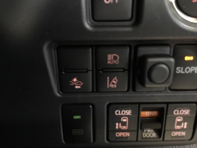 �Ԑ��Ȃǂ̓��H���E���͂ݏo�������Ȏ��A�C���t�H���[�V�����ƃX�e�A�����O�U���Ōx�����Ă���܂��B