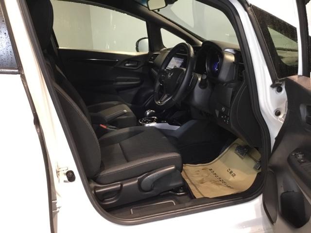 フィットハイブリッド Sホンダセンシング メモリーナビ フルセグ ETC USBポート サイドSRS パワステ 整備記録簿 パワーウインドウ ナビTV アクティブクルーズコントロール AAC スマ-トキ- 盗難防止装置 エアバッグ ABS(16枚目)