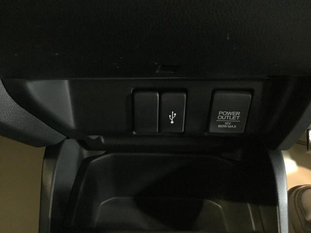 フィットハイブリッド Sホンダセンシング メモリーナビ フルセグ ETC USBポート サイドSRS パワステ 整備記録簿 パワーウインドウ ナビTV アクティブクルーズコントロール AAC スマ-トキ- 盗難防止装置 エアバッグ ABS(24枚目)