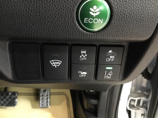 フィットハイブリッド Sホンダセンシング メモリーナビ フルセグ ETC USBポート サイドSRS パワステ 整備記録簿 パワーウインドウ ナビTV アクティブクルーズコントロール AAC スマ-トキ- 盗難防止装置 エアバッグ ABS(26枚目)