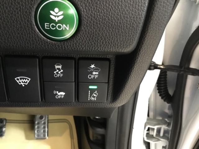 フィットハイブリッド Sホンダセンシング メモリーナビ フルセグ ETC USBポート サイドSRS パワステ 整備記録簿 パワーウインドウ ナビTV アクティブクルーズコントロール AAC スマ-トキ- 盗難防止装置 エアバッグ ABS(27枚目)