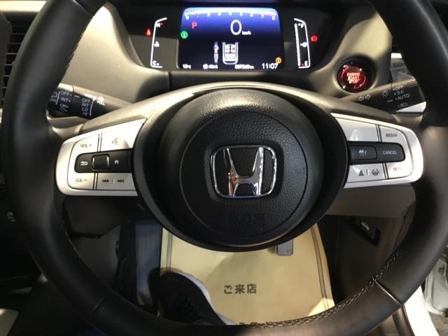 フィット ホーム　メモリーナビ　フルセグ　リアカメラ　ＥＴＣ　ドラレコ　カーテンエアバック　前後障害物センサー　ＶＳＡ　イモビライザー　スマ－トキ－　ＵＳＢ　ＬＥＤヘッドライト　クルコン　禁煙　ＡＢＳ　記録簿　ＡＡＣ（3枚目）