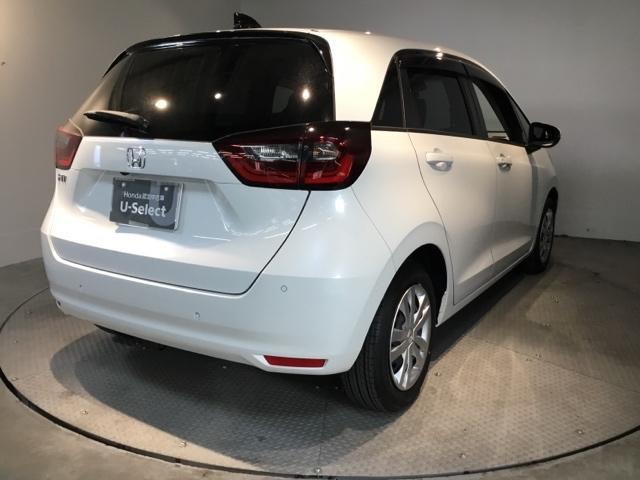 フィット ホーム　メモリーナビ　フルセグ　リアカメラ　ＥＴＣ　ドラレコ　カーテンエアバック　前後障害物センサー　ＶＳＡ　イモビライザー　スマ－トキ－　ＵＳＢ　ＬＥＤヘッドライト　クルコン　禁煙　ＡＢＳ　記録簿　ＡＡＣ（8枚目）