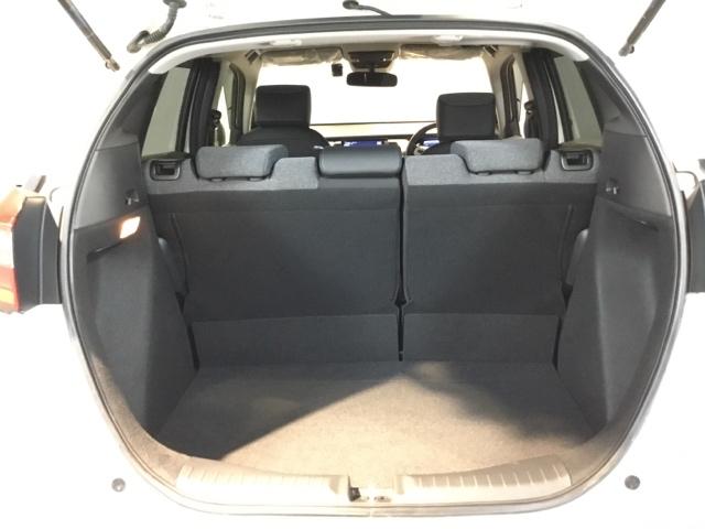 フィット ホーム　メモリーナビ　フルセグ　リアカメラ　ＥＴＣ　ドラレコ　カーテンエアバック　前後障害物センサー　ＶＳＡ　イモビライザー　スマ－トキ－　ＵＳＢ　ＬＥＤヘッドライト　クルコン　禁煙　ＡＢＳ　記録簿　ＡＡＣ（10枚目）