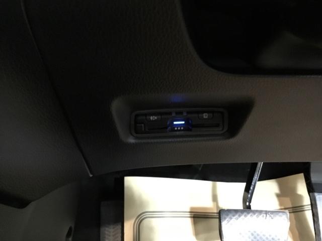 フィット ホーム　メモリーナビ　フルセグ　リアカメラ　ＥＴＣ　ドラレコ　カーテンエアバック　前後障害物センサー　ＶＳＡ　イモビライザー　スマ－トキ－　ＵＳＢ　ＬＥＤヘッドライト　クルコン　禁煙　ＡＢＳ　記録簿　ＡＡＣ（25枚目）