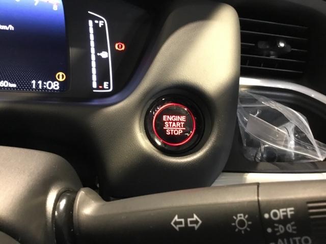 フィット ホーム　メモリーナビ　フルセグ　リアカメラ　ＥＴＣ　ドラレコ　カーテンエアバック　前後障害物センサー　ＶＳＡ　イモビライザー　スマ－トキ－　ＵＳＢ　ＬＥＤヘッドライト　クルコン　禁煙　ＡＢＳ　記録簿　ＡＡＣ（26枚目）